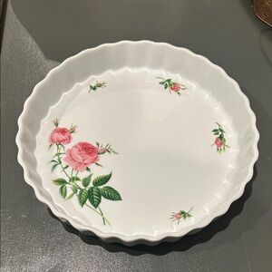 Christineholm Floral Scalloped Ceramic Pie Dish